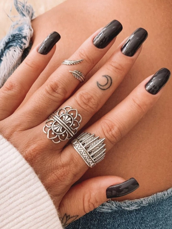 5 Reasons to Add a Middle Finger Ring to Your Jewelry Collection