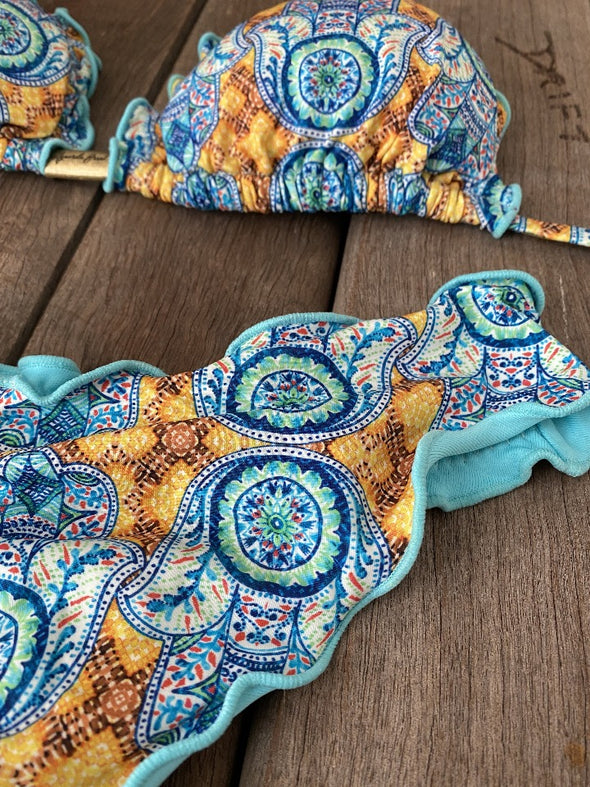 Bikini Wide Sides Ripple Hamsa